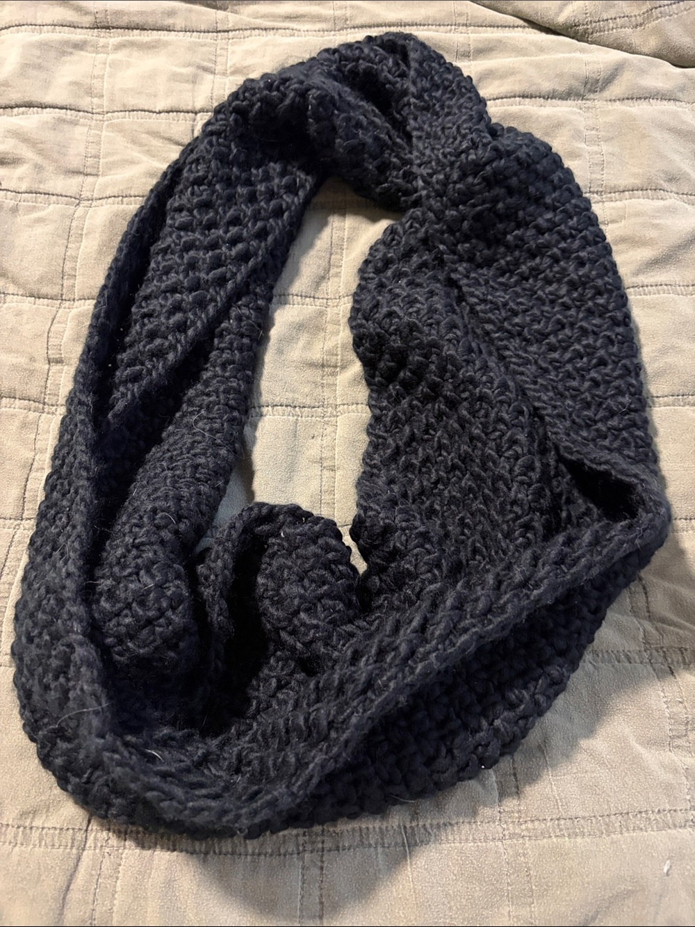 Chunky Knit Infinity Scarf - Navy Blue